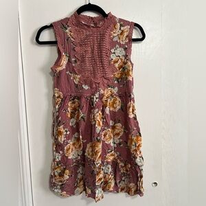 Beautees Floral Sleeveless mini Dress size 14. NWOT lace patch, sleeveless dress